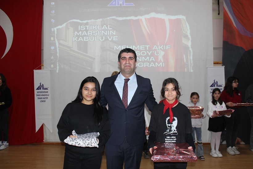 İstiklal Marşımızın Kabulünün 103. Yıldönümü ve Mehmet Akif ERSOY’u Anma Programı İMKB Anadolu İmam Hatip Lisesinde Düzenlendi.