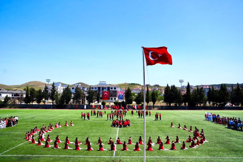 19 Mayıs Atatürk’ü Anma, Gençlik ve Spor Bayramının 106. Yılı Seferihisar’da Coşkuyla Kutlandı.